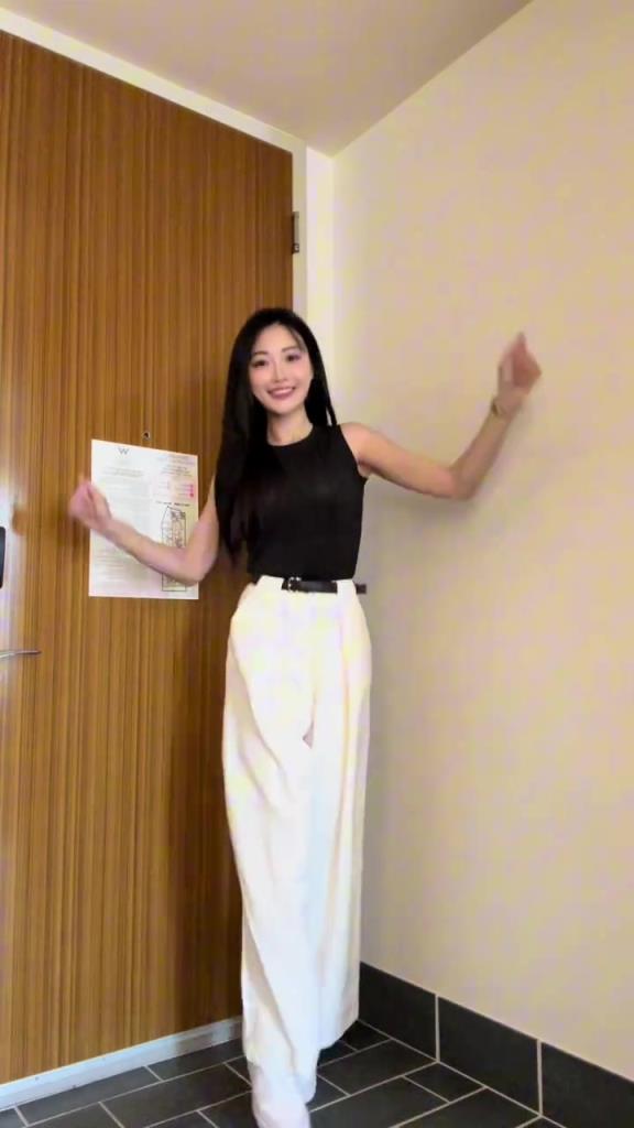 孟超曬自拍：常規(guī)賽正式收官啦，咱們季后賽見啦！