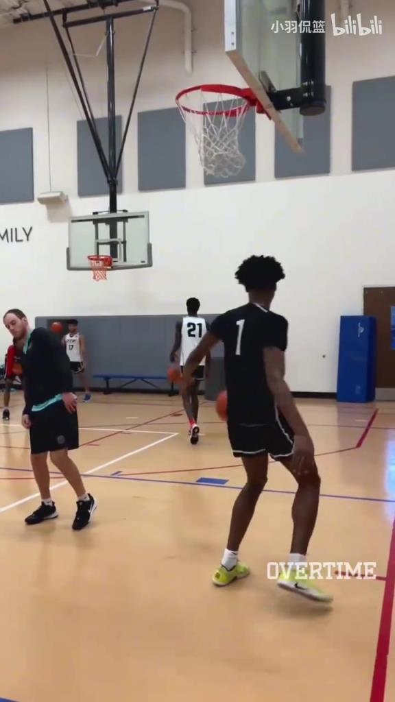 地表最強身體素質？阿門扣籃簡直就像直升機起飛一樣！