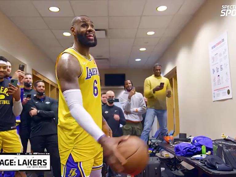 里弗斯絕殺之后湖人隊(duì)的更衣室氛圍，簡(jiǎn)直不要太和諧??！