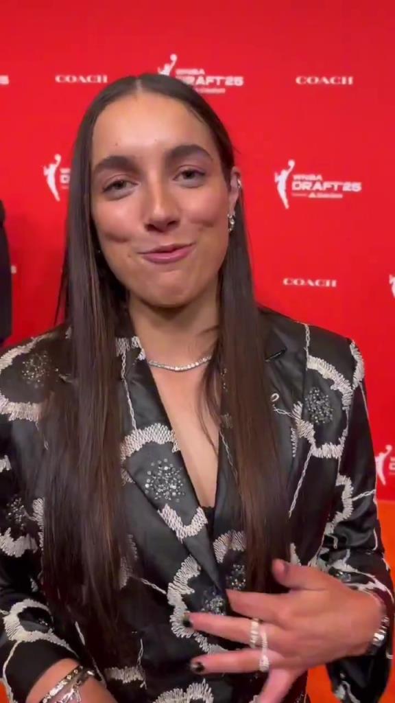 少爺真全能啊！威少還幫WNBA新秀妹子們?cè)O(shè)計(jì)今晚的服裝